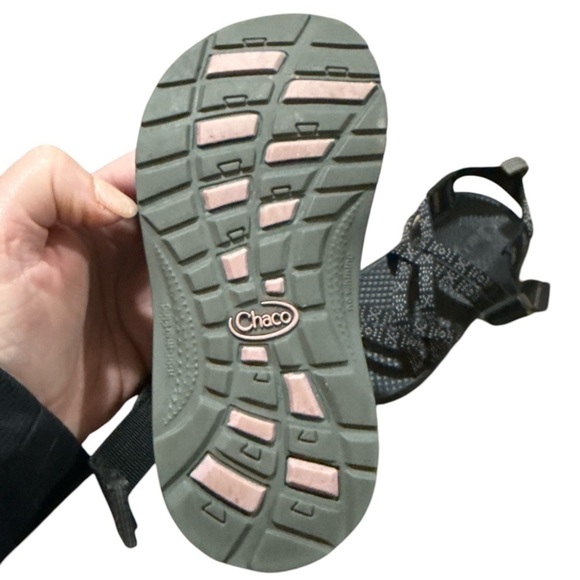 EUC - Chaco Size 11 ZX/1 EcoTread Strap Sandal in Black/White Hugs and Kisses - Picture 4 of 5